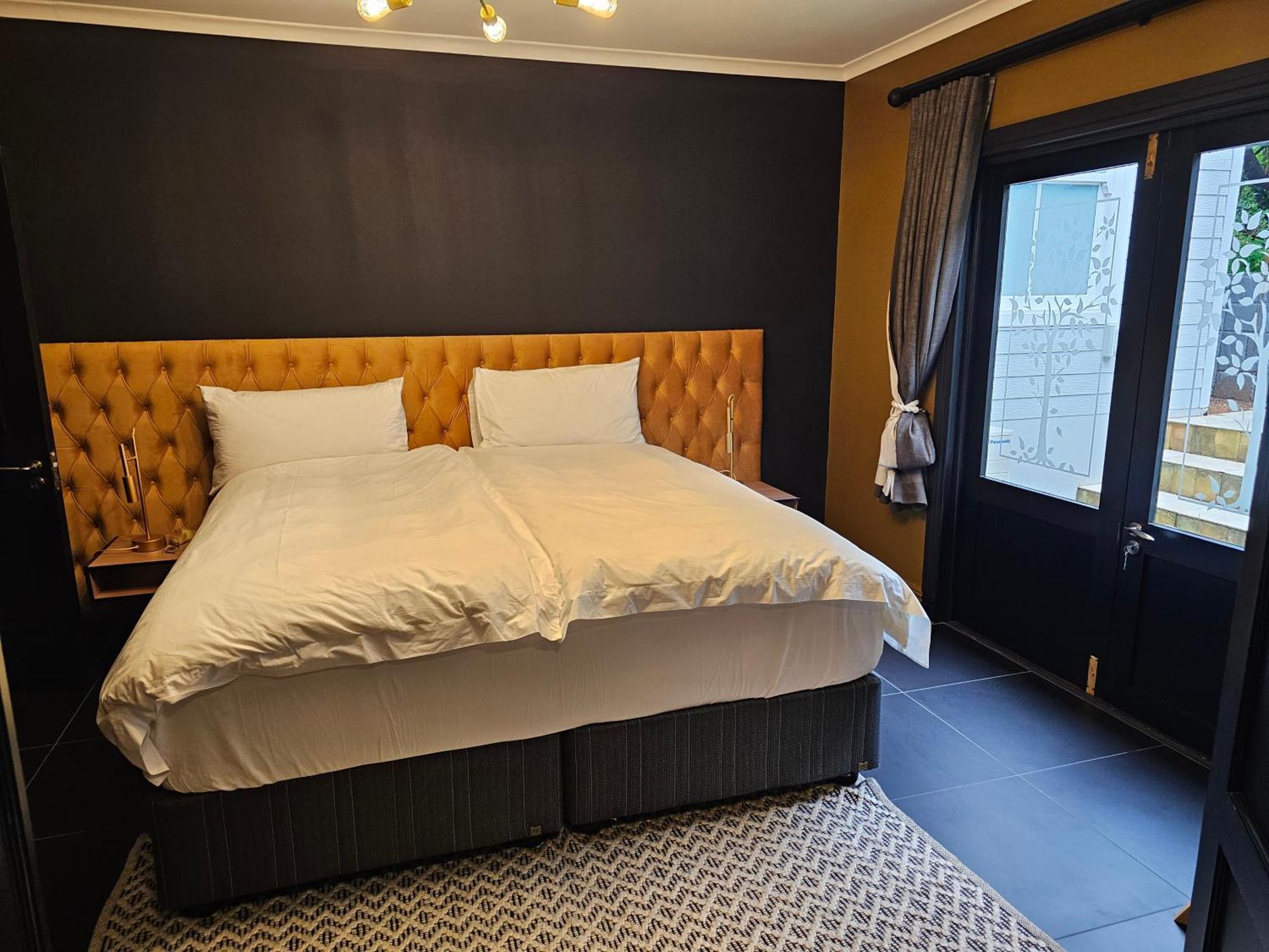 סטלנבוש Die Heerenhuys Guest Suites מראה חיצוני תמונה